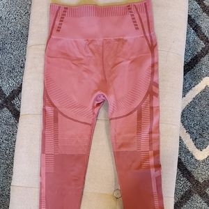 Pink yoga leggings